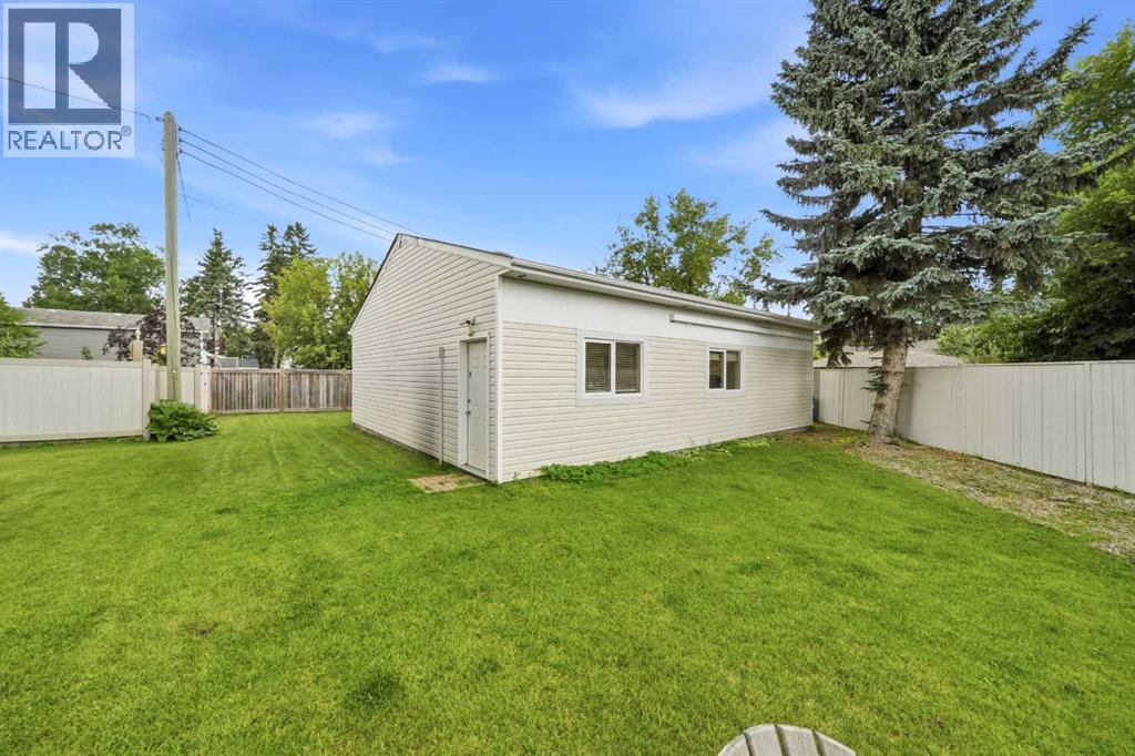 3742 44 Avenue - Image 8