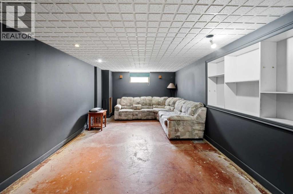 3742 44 Avenue - Image 35