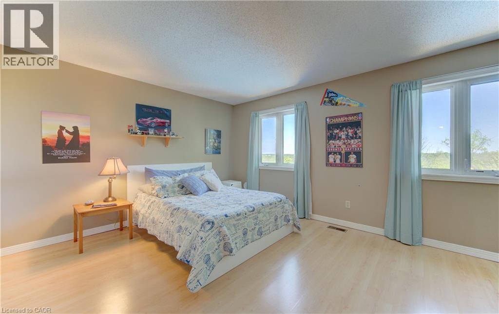 97 MANITOULIN Crescent - 22