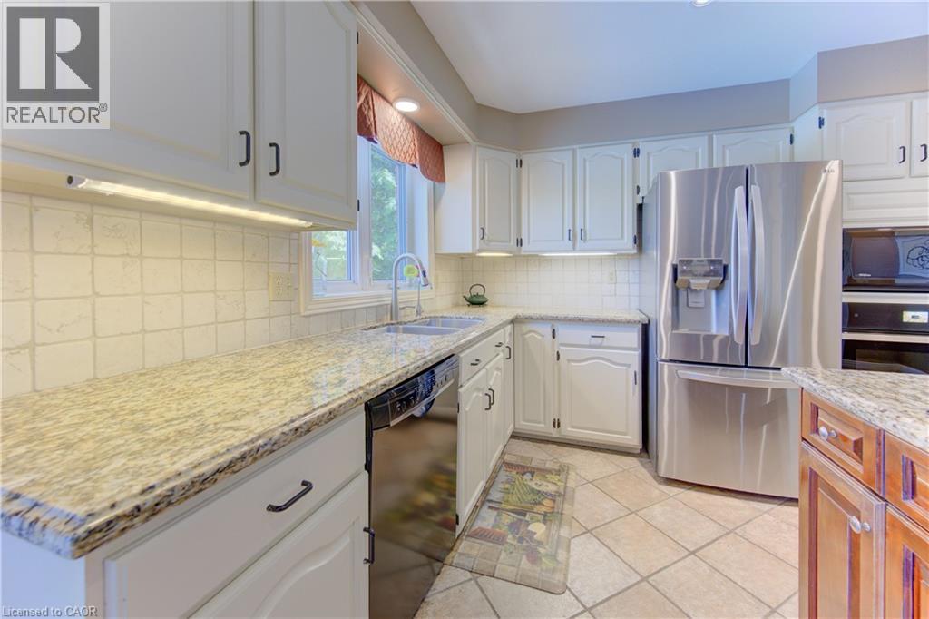 97 MANITOULIN Crescent - 15