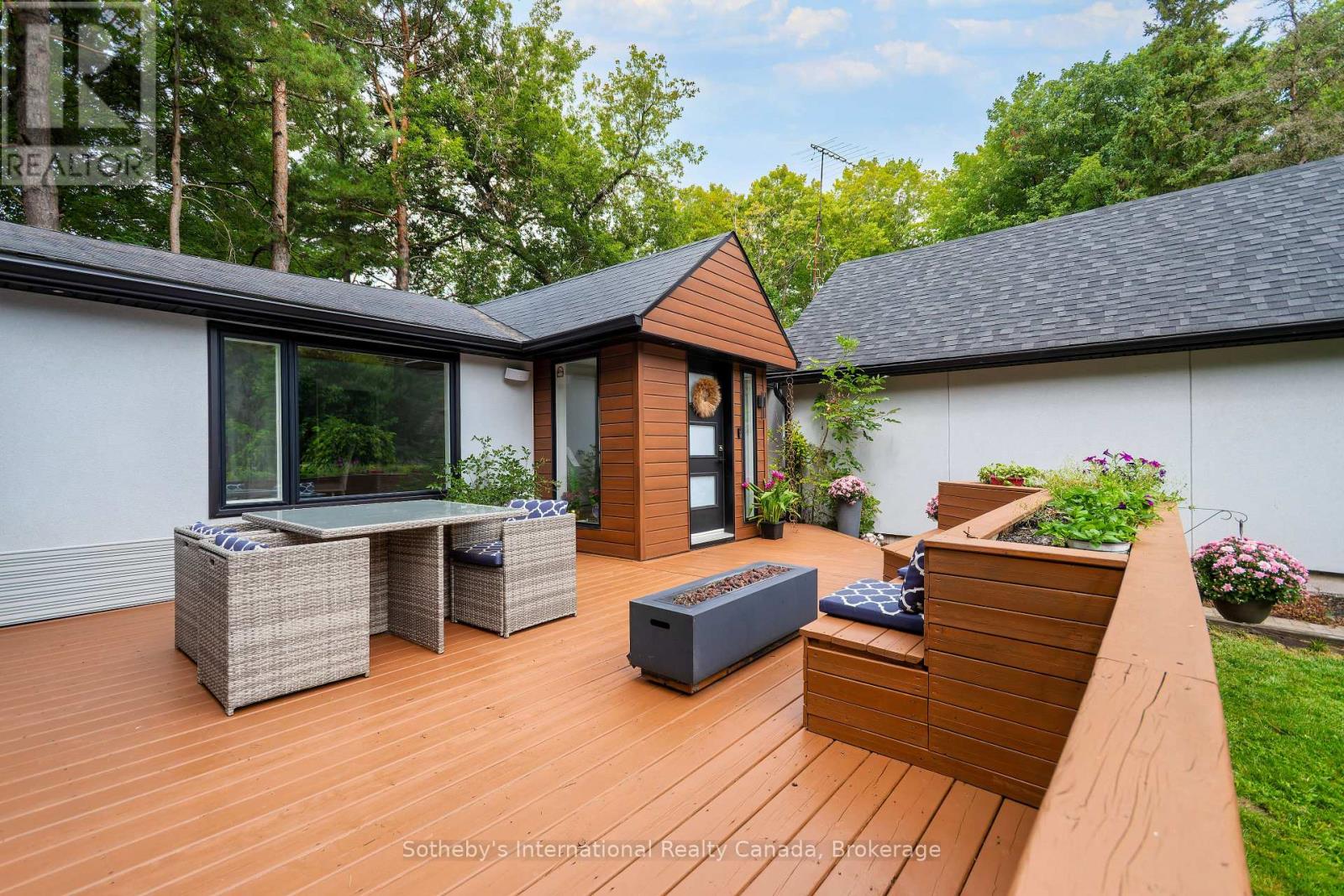 38 HILLTOP BOULEVARD - 10