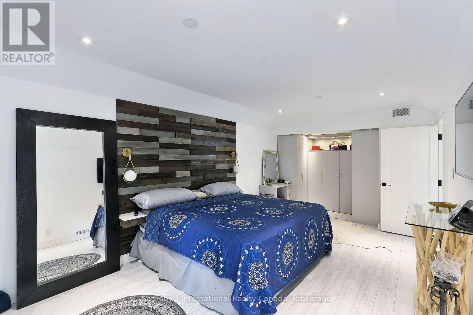 38 HILLTOP BOULEVARD - Image 36