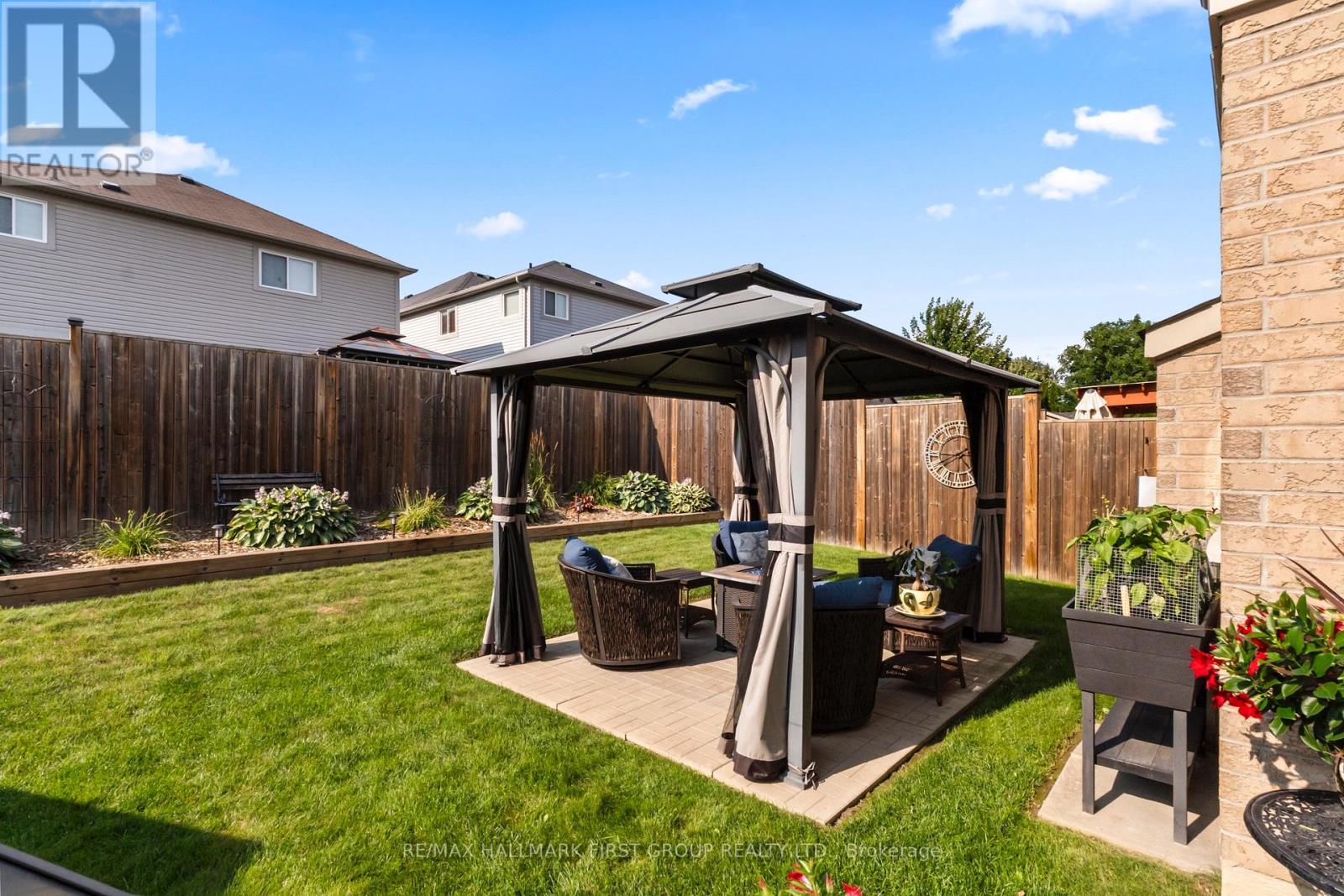 96 REDFERN CRESCENT - 39