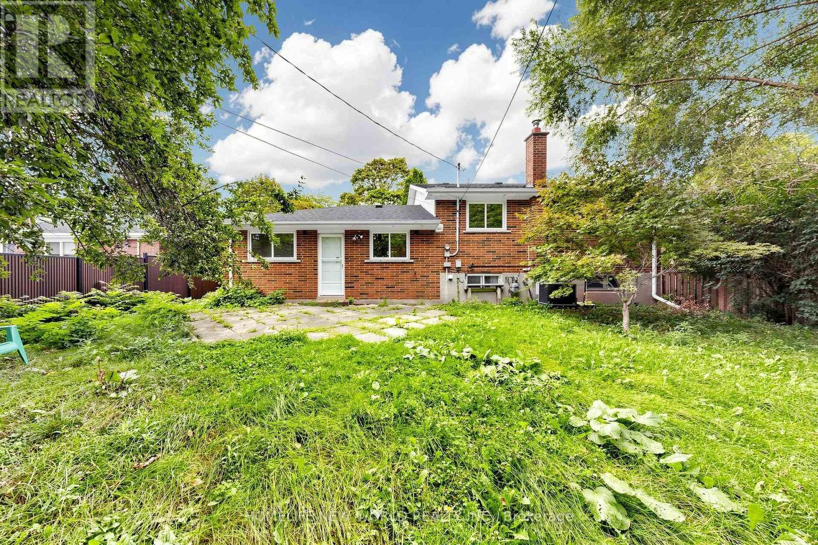6 VALLEYCREST AVENUE - 42
