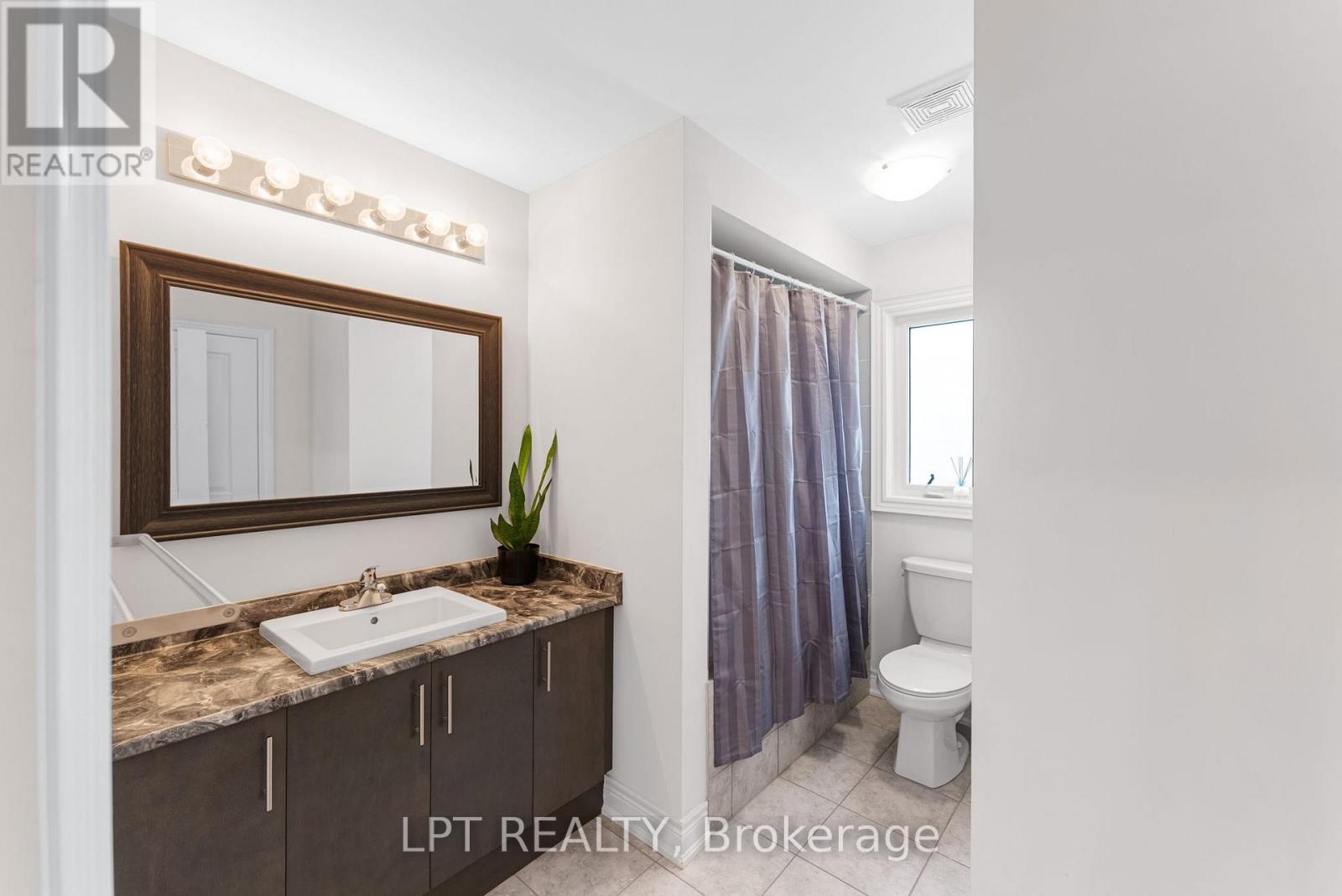 33 MONDIAL CRESCENT - Image 37