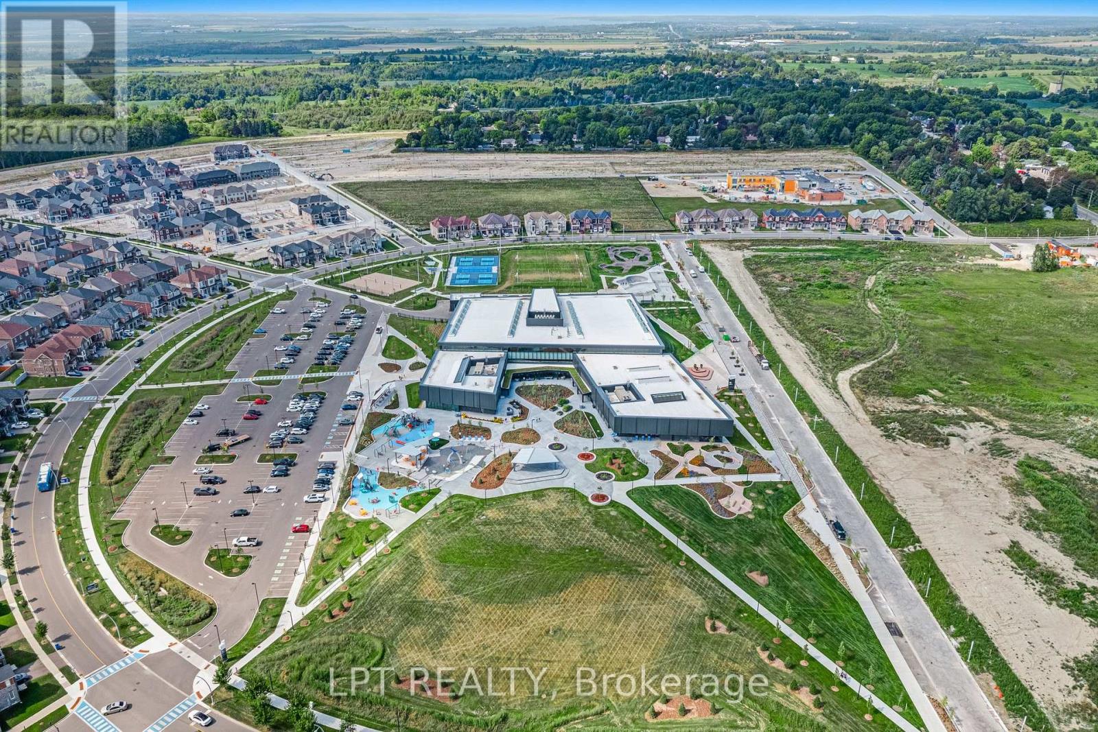 33 MONDIAL CRESCENT - 46