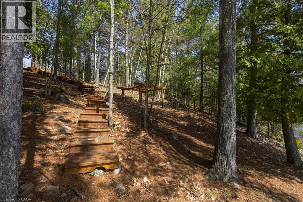 611 CLEAR LAKE Drive - Image 8