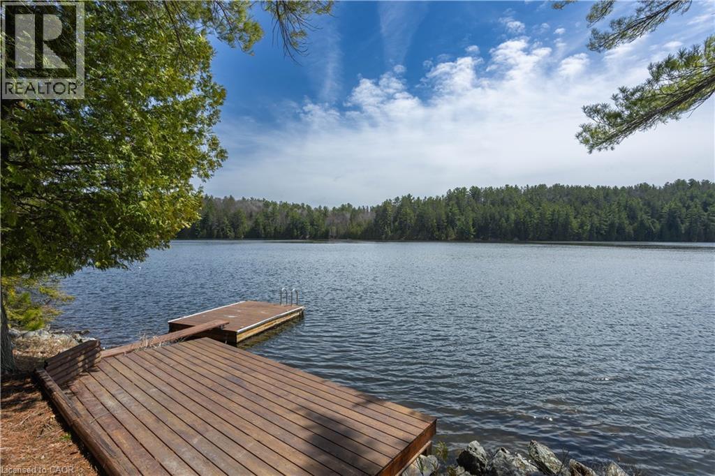 611 CLEAR LAKE Drive - Image 9