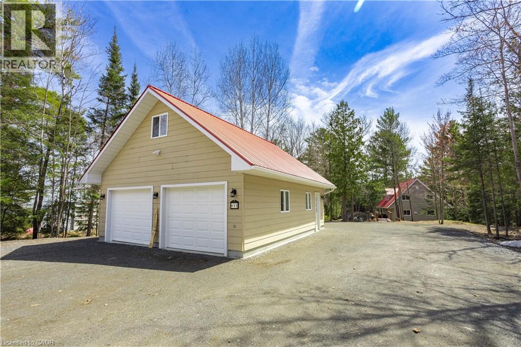 611 CLEAR LAKE Drive - Image 35