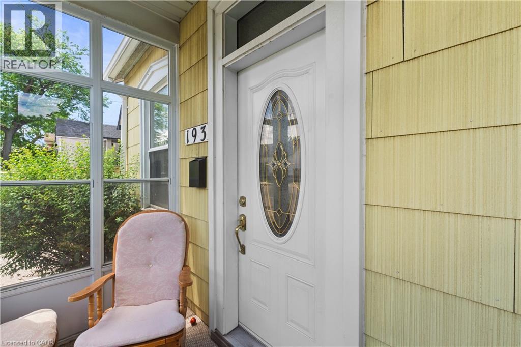 193 LOCKE Street N - 4