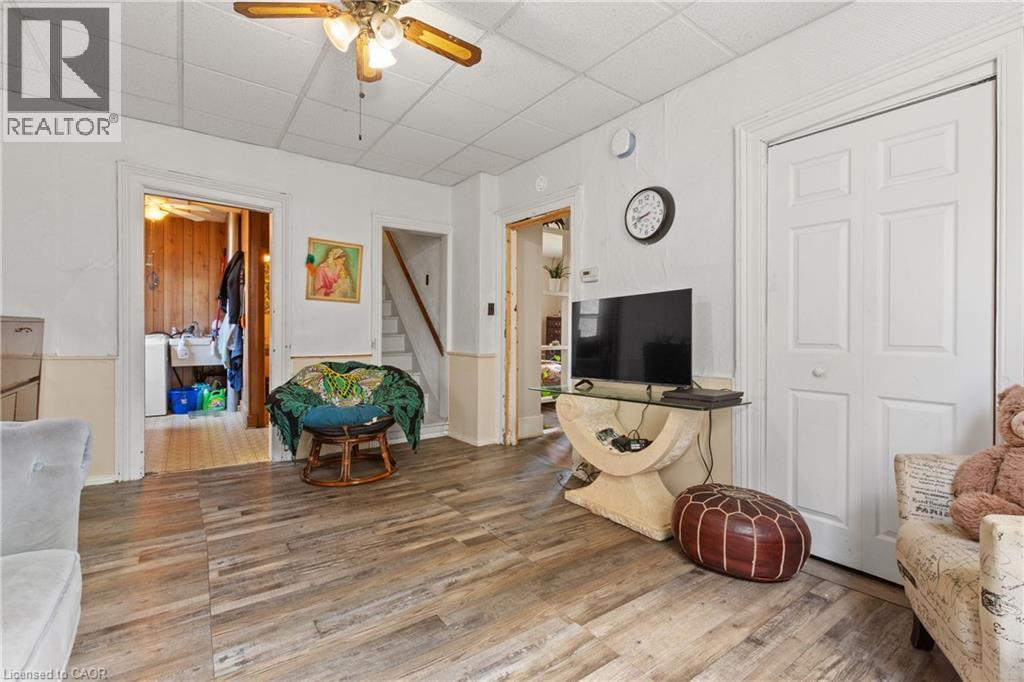 193 LOCKE Street N - 9