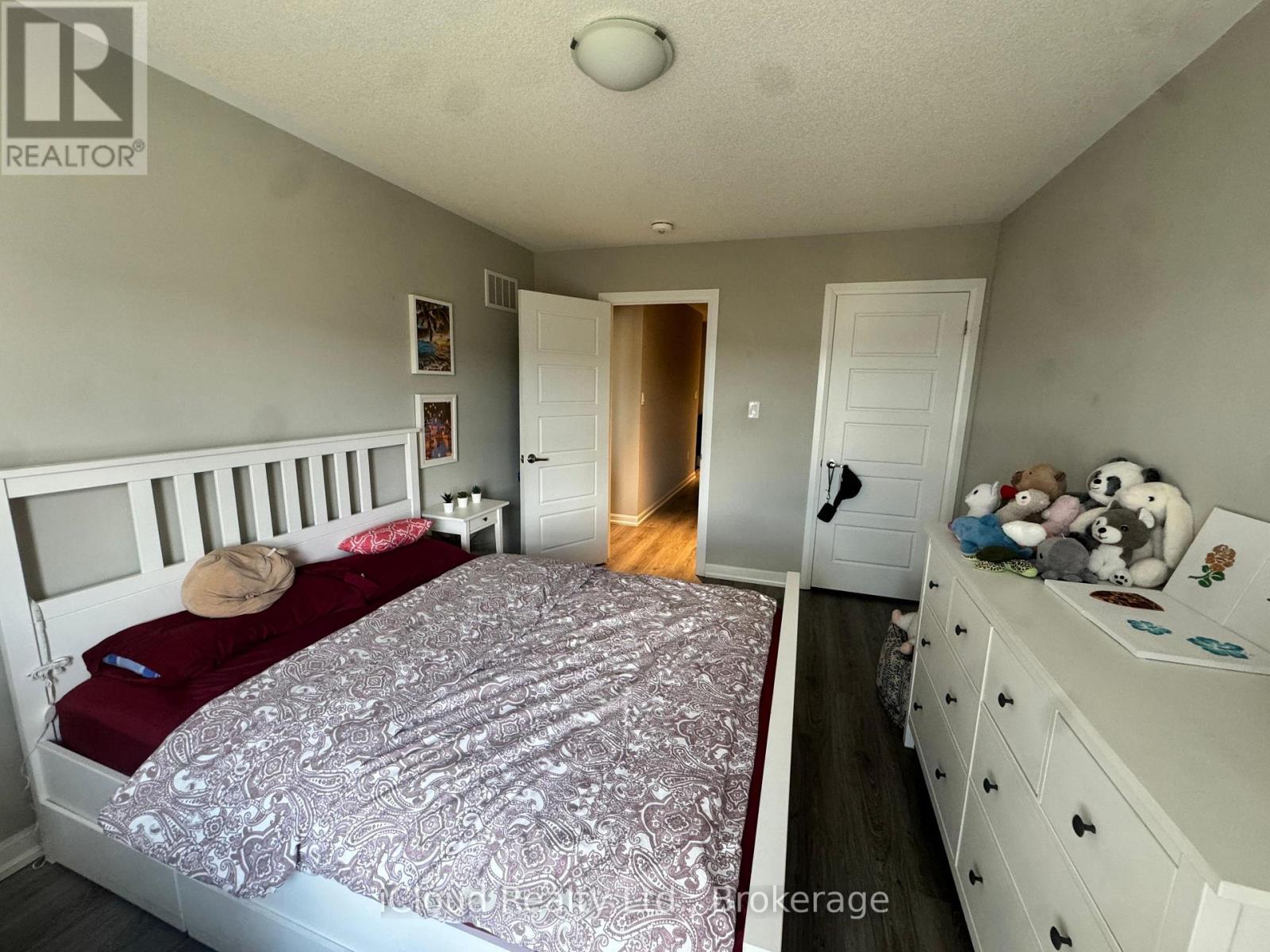 126 BURNHAMTHORPE ROAD E - 13