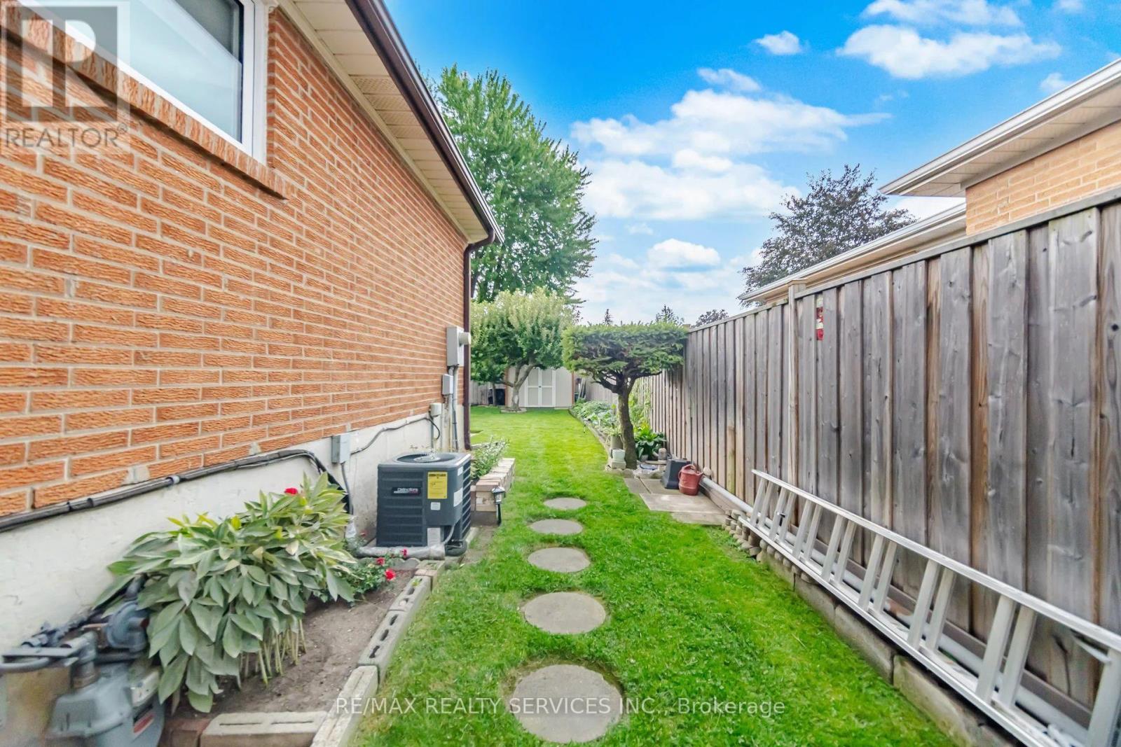 2414 WHALEY DRIVE - 33