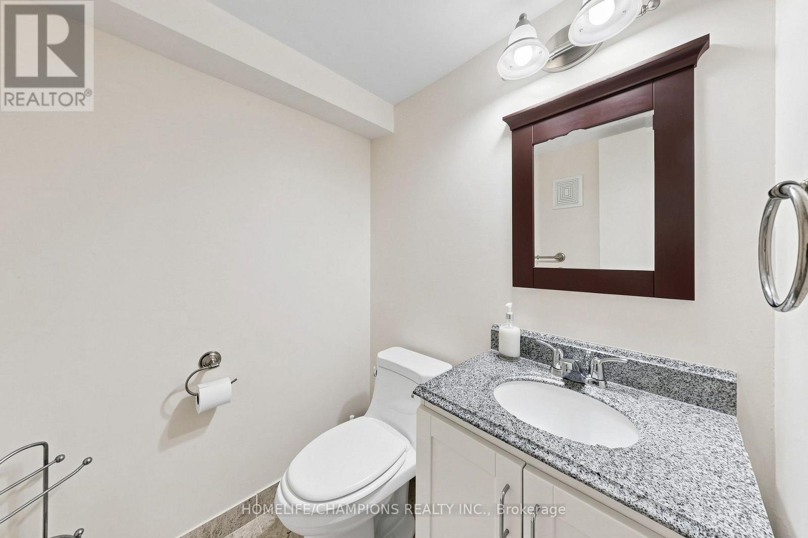 #18 18 SAN VITO WAY - 37