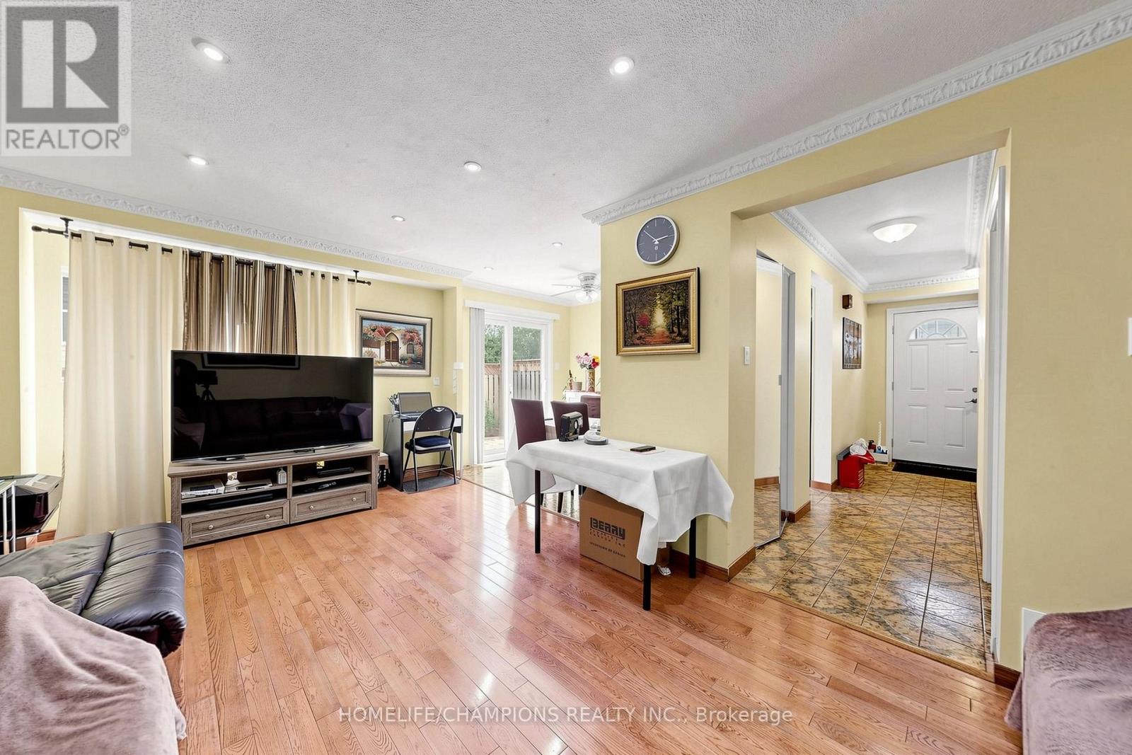 #18 18 SAN VITO WAY - 7
