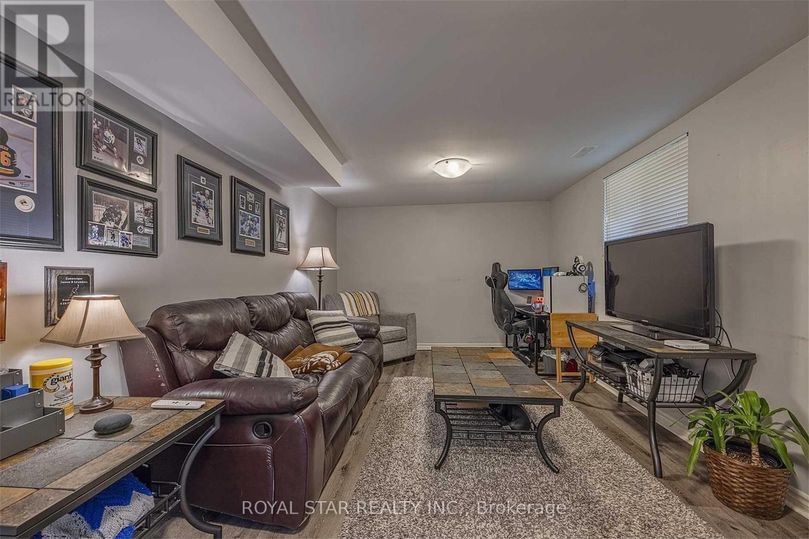 181 WILSON STREET - 21