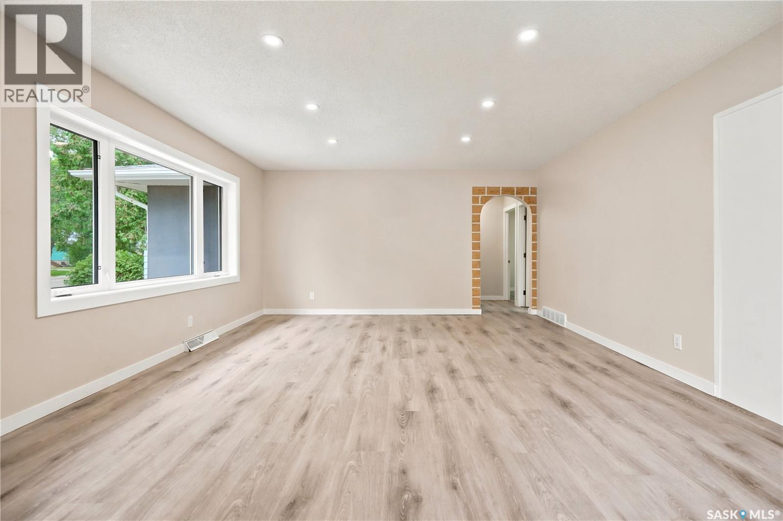2819 Montreal CRESCENT - Image 9