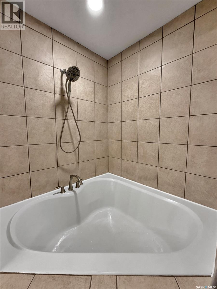 613 Gonczy AVENUE - Image 23