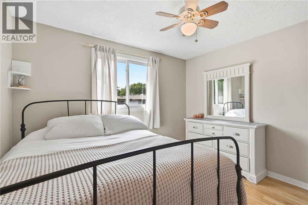 49 MARKSON Crescent - 16