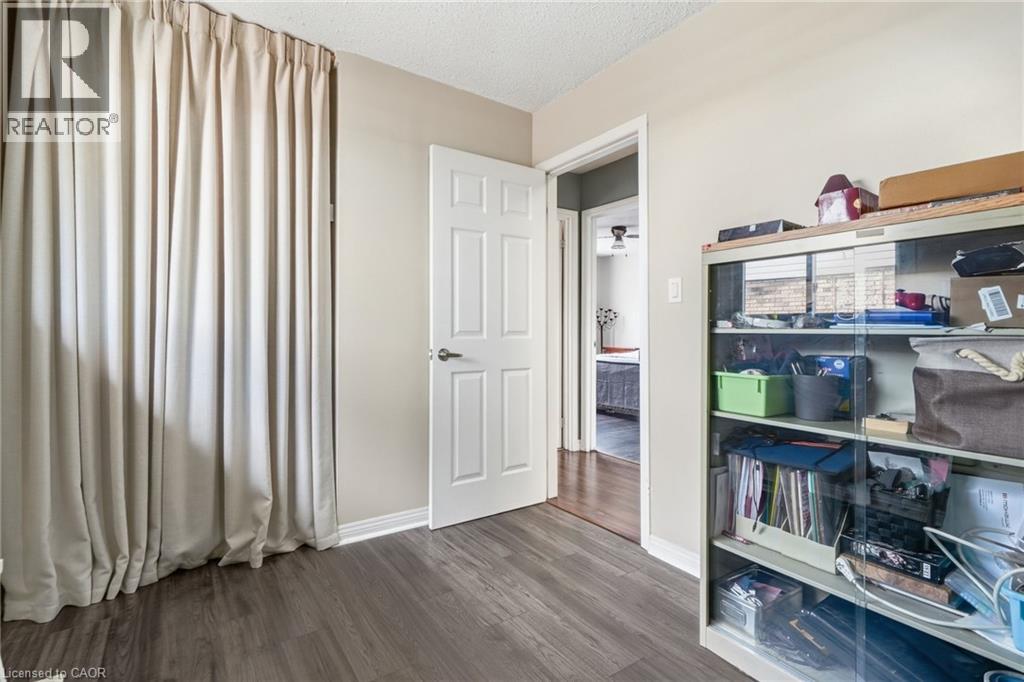 49 MARKSON Crescent - 17