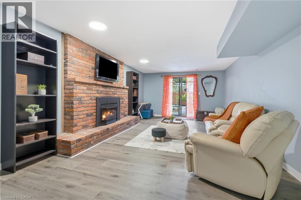 49 MARKSON Crescent - 22