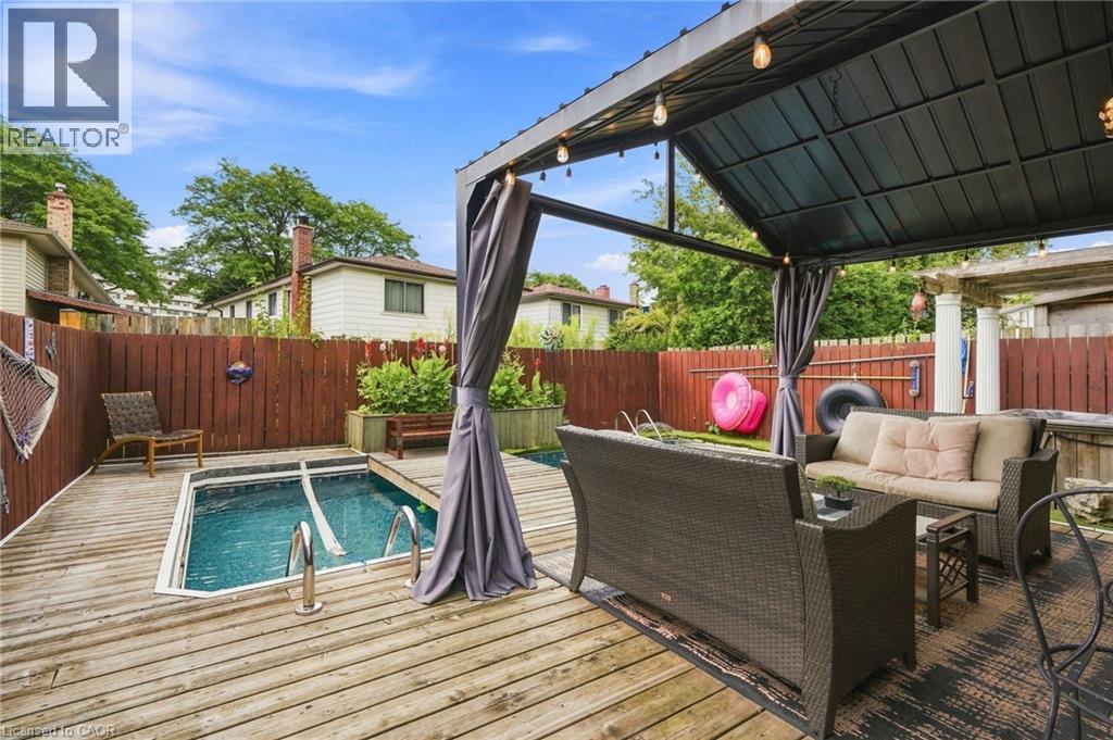 49 MARKSON Crescent - 29