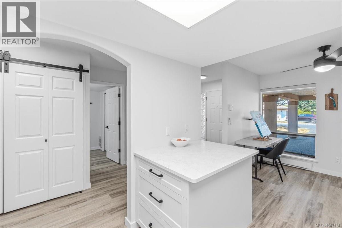 4 310 Pym St, Parksville
