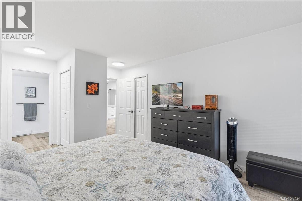 #4 310 Pym St - 23