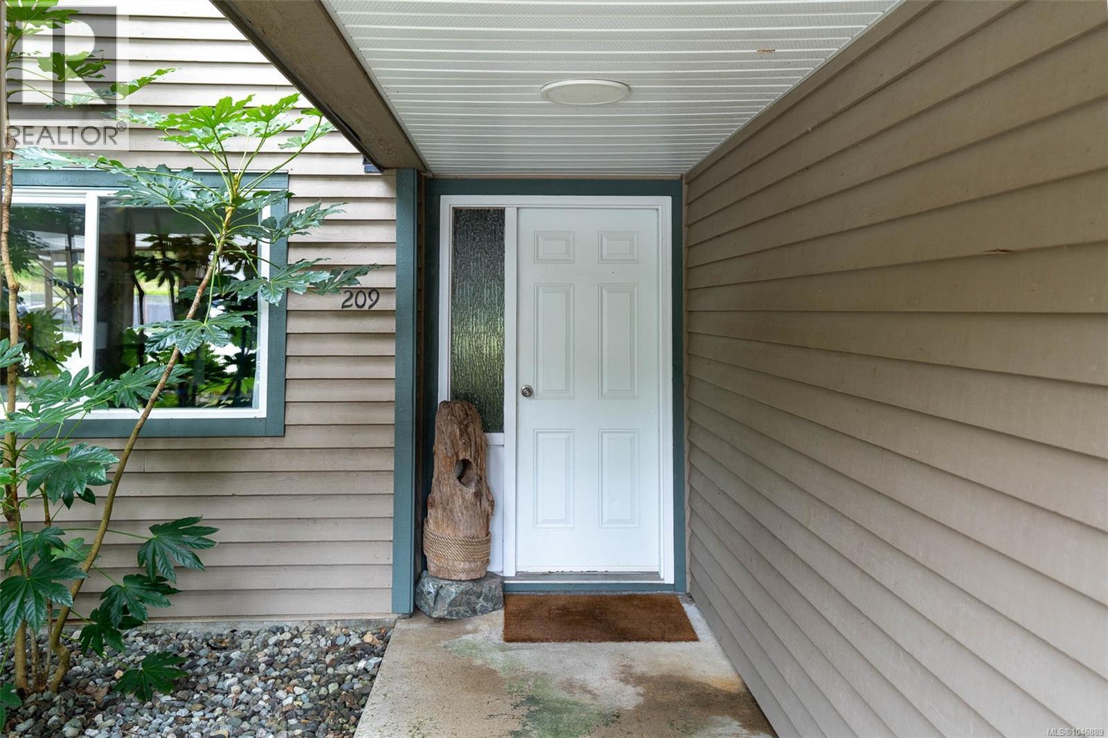 209 250 Hemlock St, Ucluelet