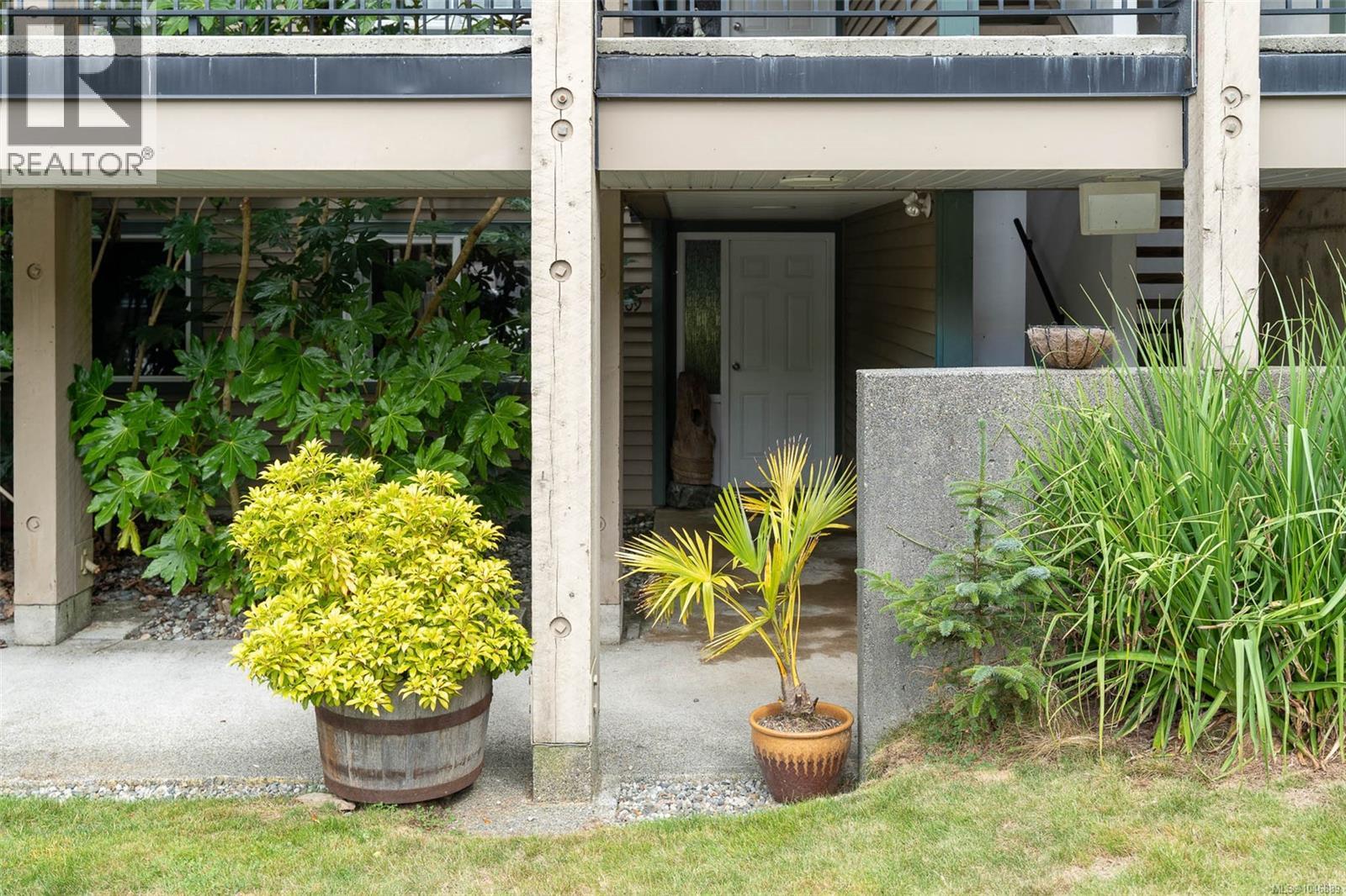 #209 250 Hemlock St - 23