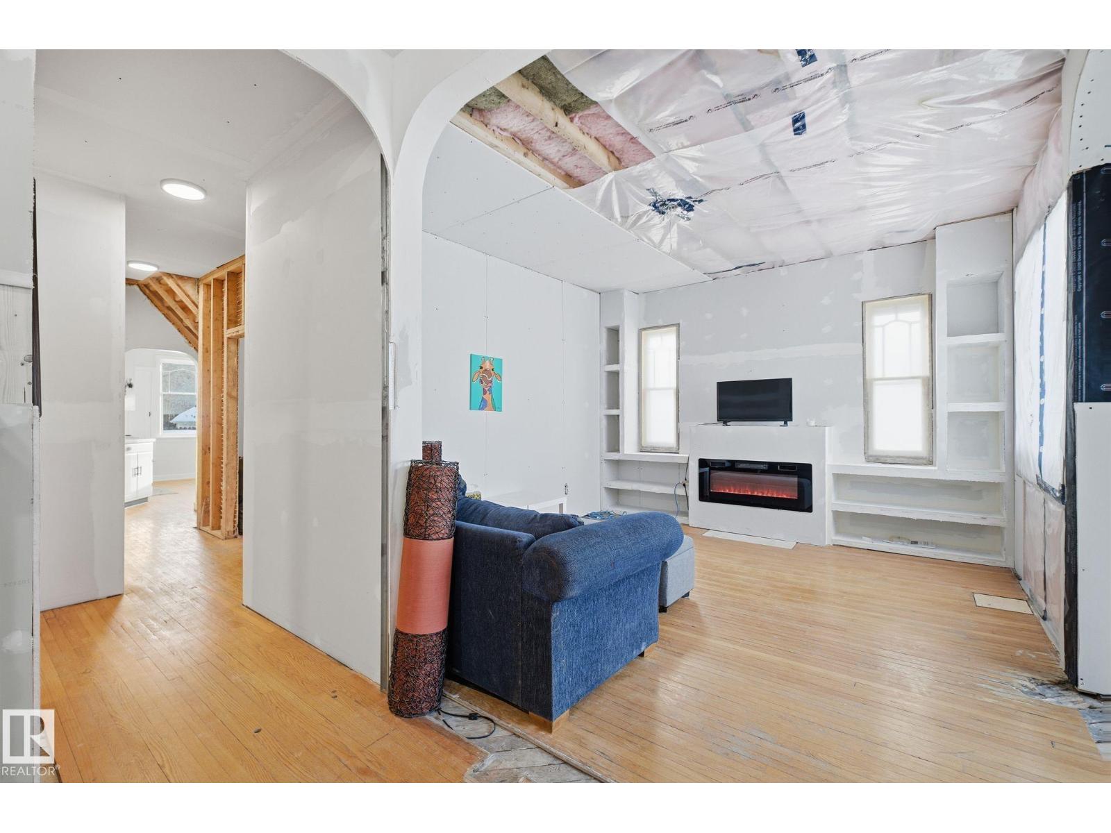 11515 101 ST ST NW - 8