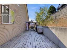 Kitchen - 1887 Grouse Court, Kamloops, BC V2B8S9 Photo 12