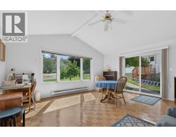 Living room - 131 Cedar Avenue, Kaleden, BC V0H1K0 Photo 15