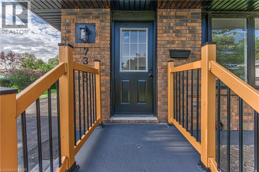 7385 NORTH DORSET Place - Image 4
