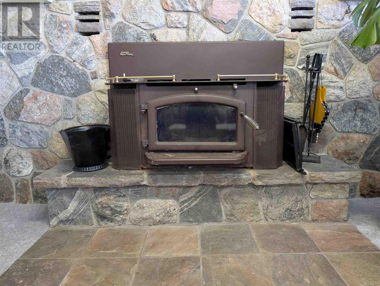 112 Superior AVE - 8