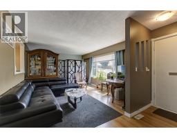 Bedroom - 680 Myron Road, Kelowna, BC V1X5K2 Photo 11