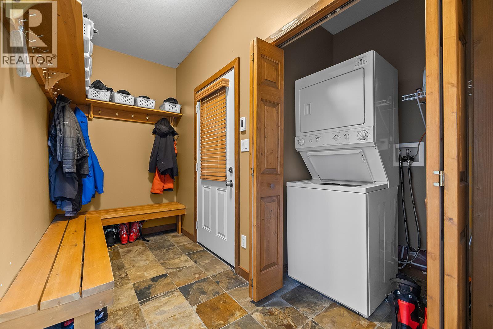 5940 Snow Pines Way Unit# 11, Big White