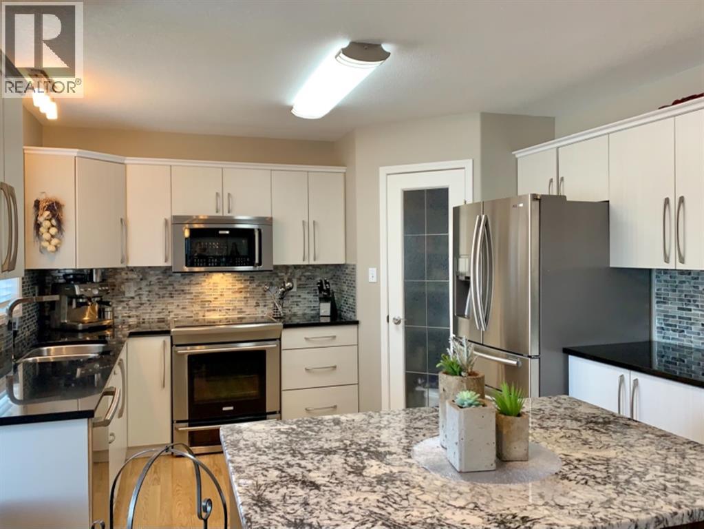 9106 93 Ave - 4