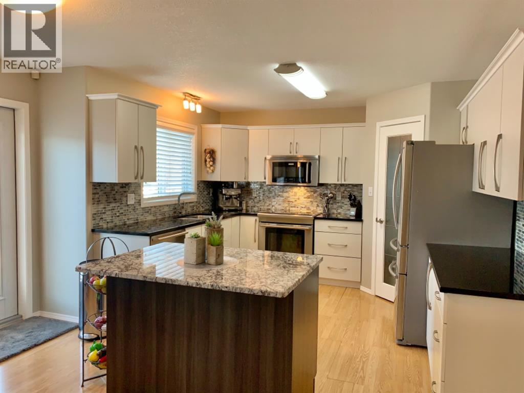 9106 93 Ave - 6