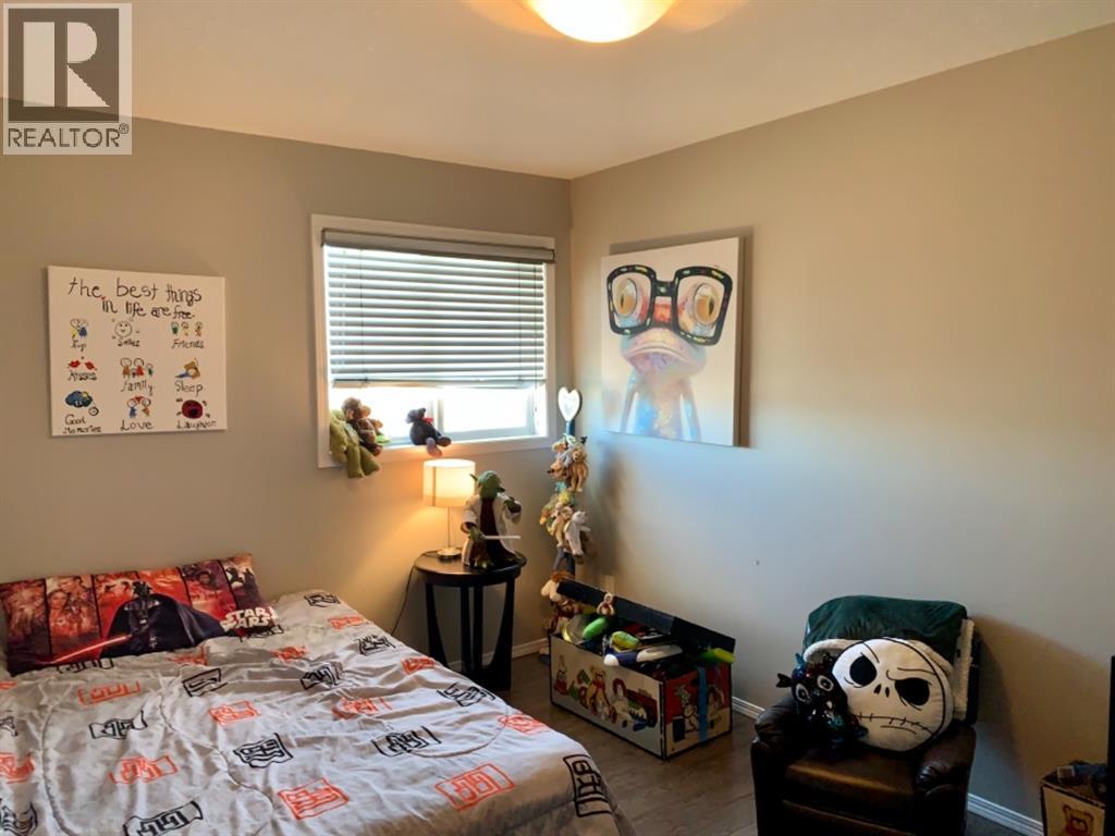 9106 93 Ave - Image 20