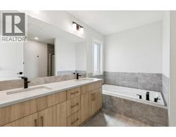 546 Hotchkiss Manor, Calgary, AB T3S0J9 Photo 25
