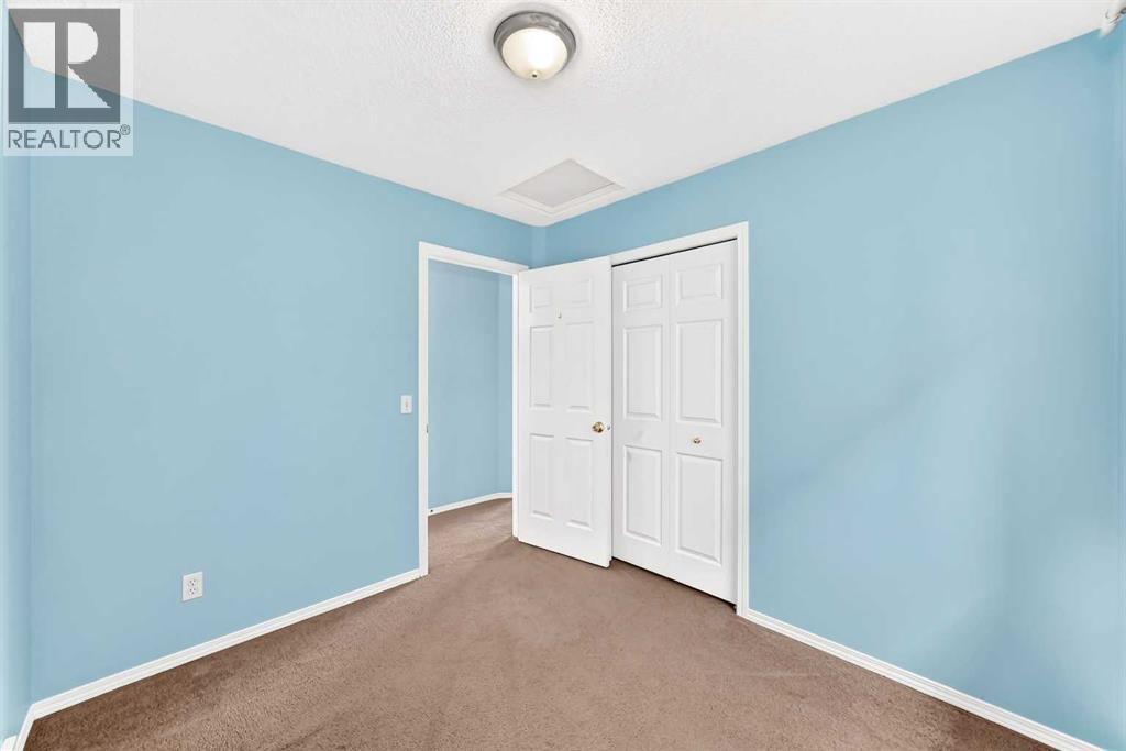 76 Coville Close NE - 24