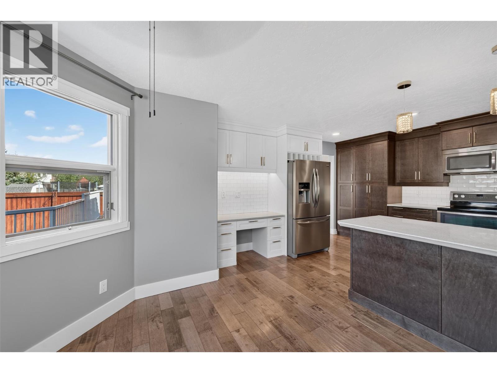10717 Cottonwood Crescent - Image 6