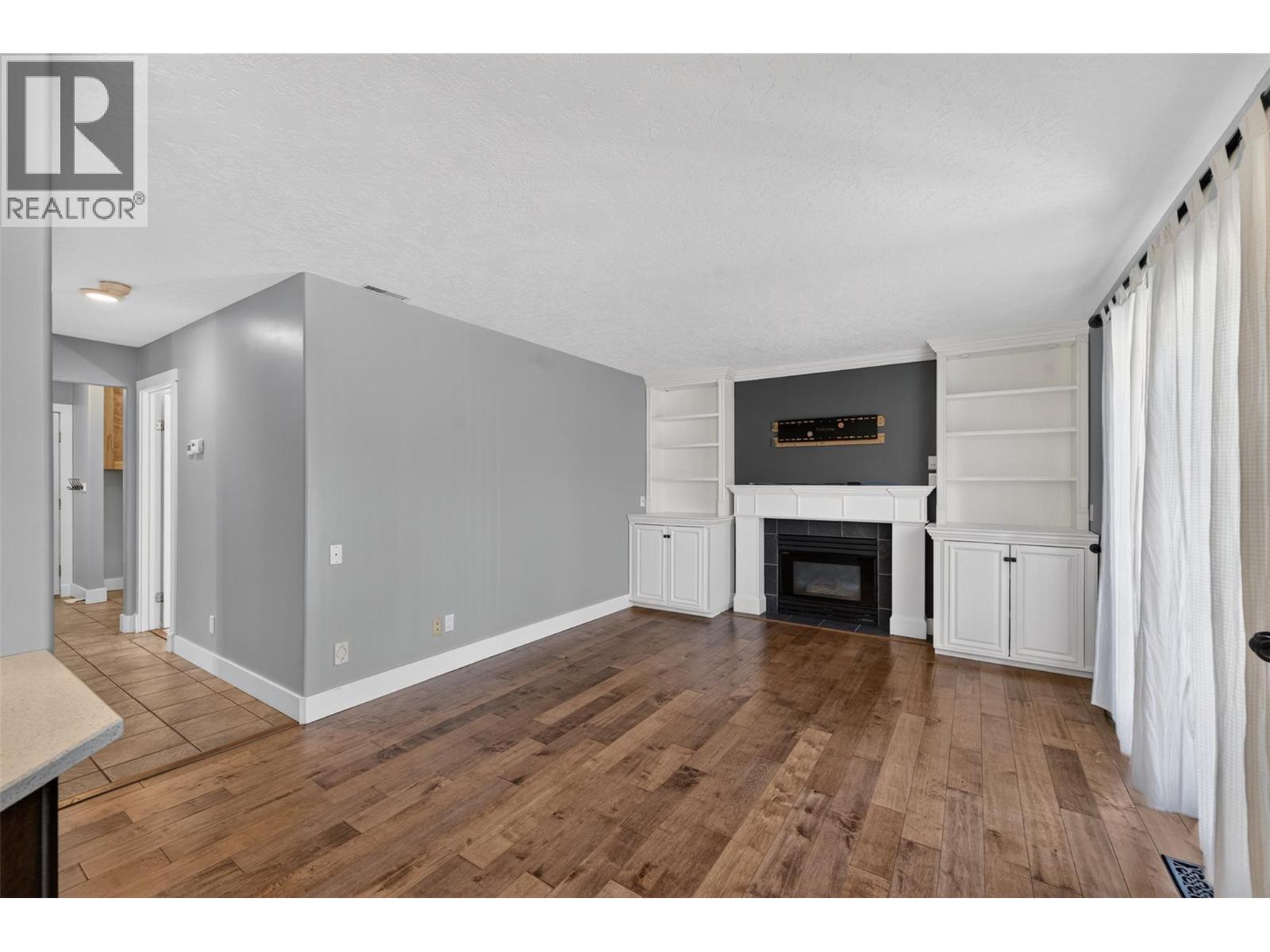 10717 Cottonwood Crescent - 10