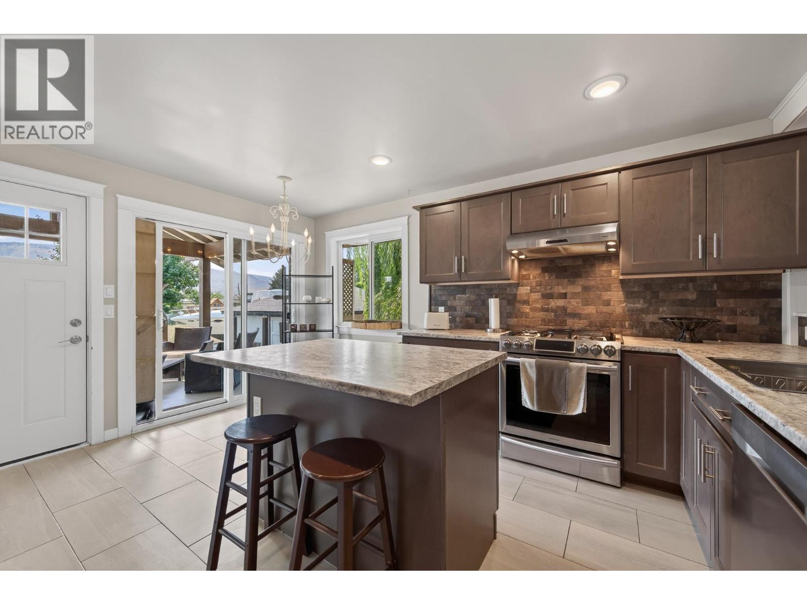 2545 YOUNG Avenue, Kamloops