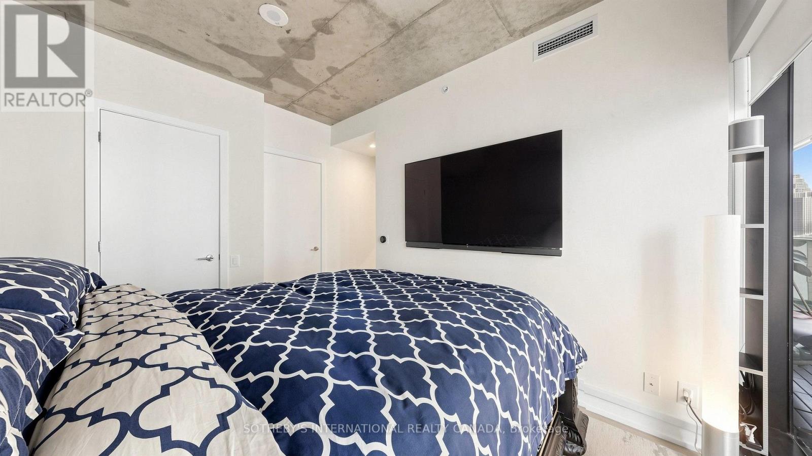 #2807 11 CHARLOTTE STREET - Image 30