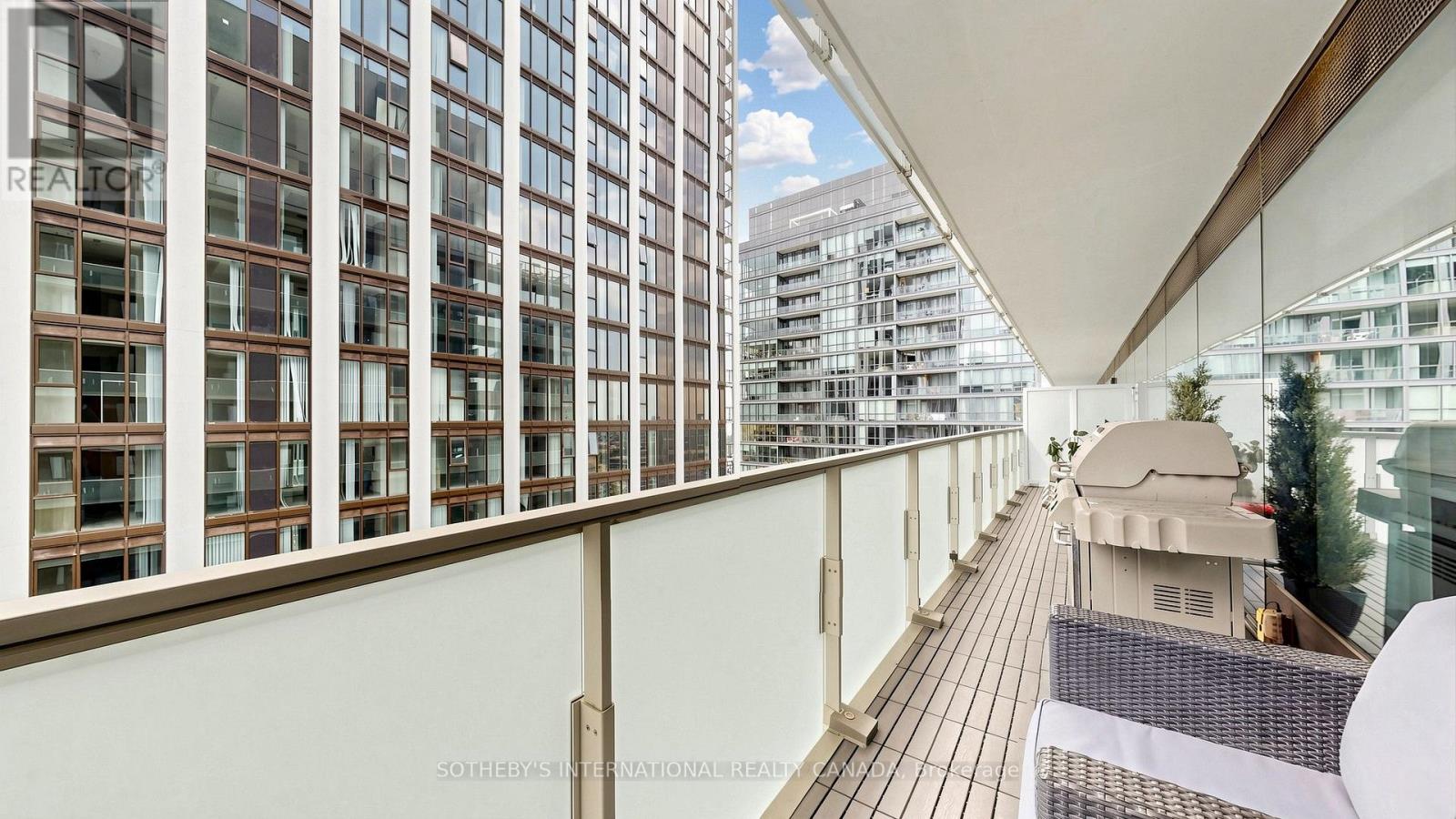 #2807 11 CHARLOTTE STREET - Image 35