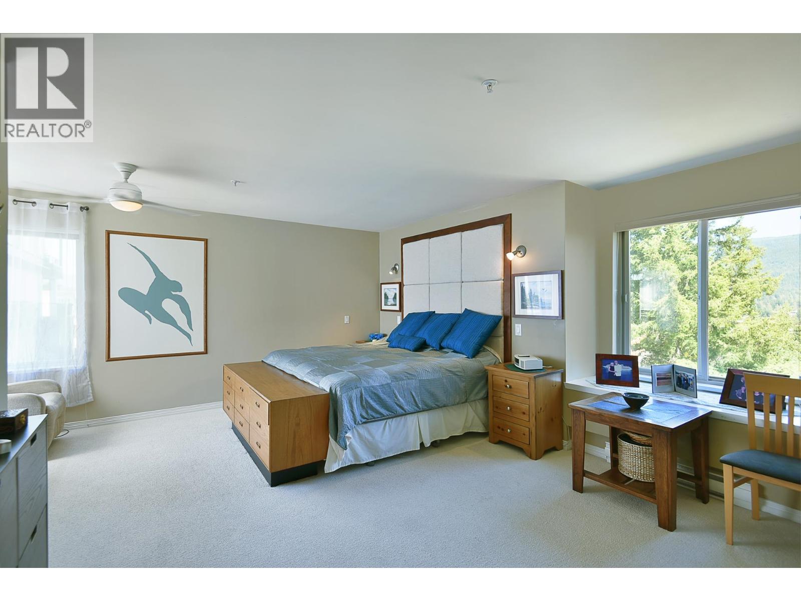 301 5780 TRAIL AVENUE, Sechelt