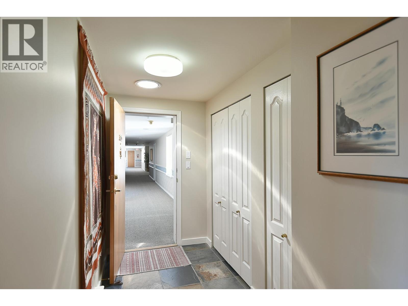 301 5780 TRAIL AVENUE, Sechelt