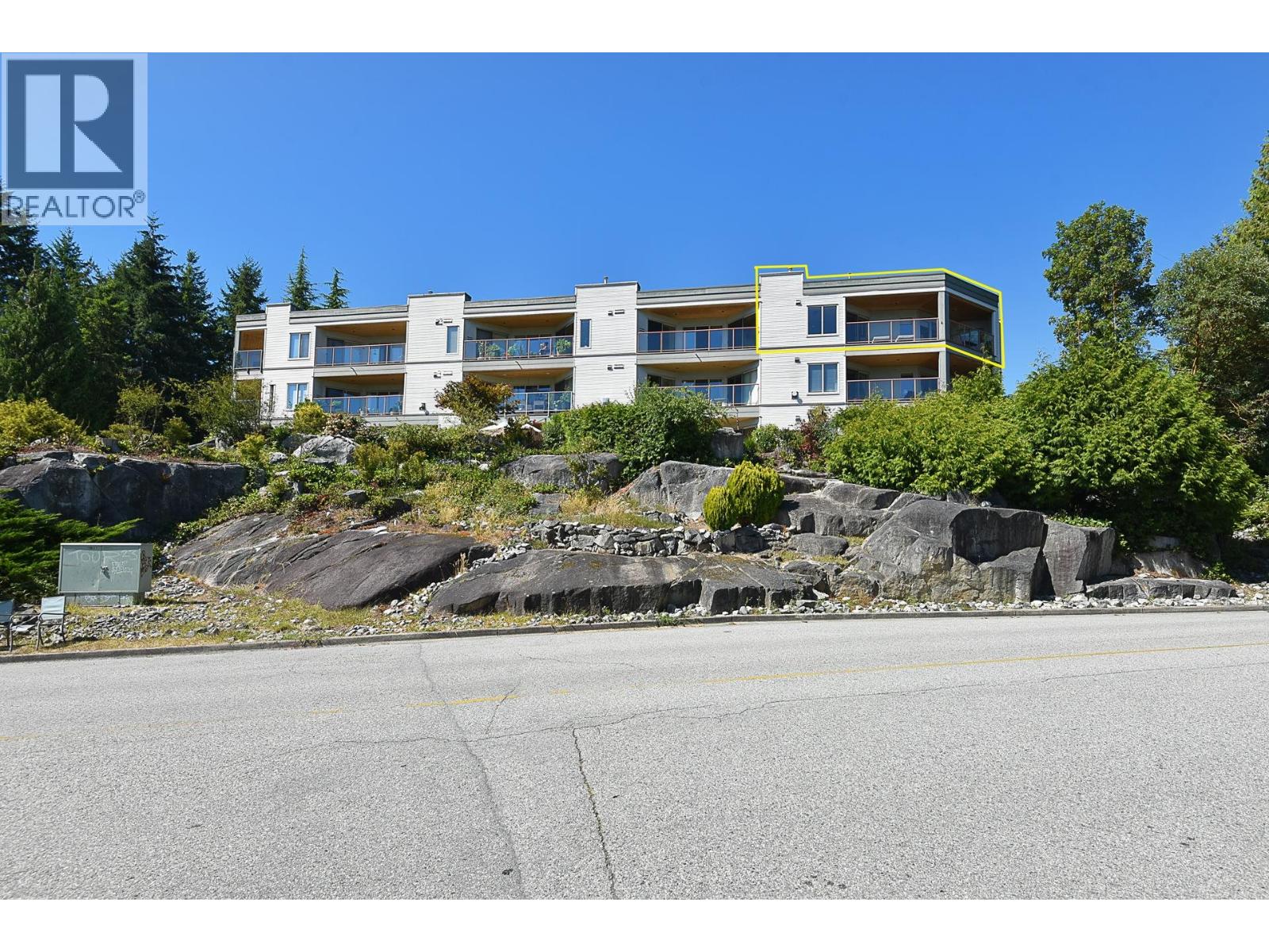 301 5780 TRAIL AVENUE, Sechelt